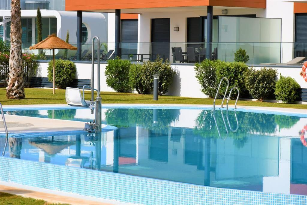 Casa Kerr - Luxury Apt - Sleeps 9 - Los Boliches Appartement Málaga Buitenkant foto
